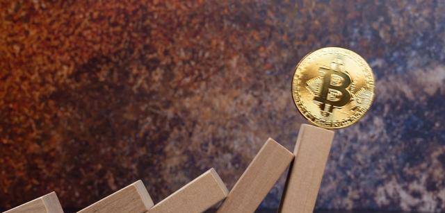 比特币跌破八万，行情大变，抄底机会还是风险？