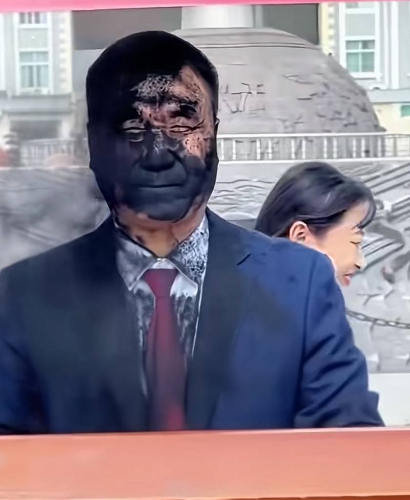 墨江文旅局长节日被抹黑脸！当地称已从锅底灰升为食品级材料