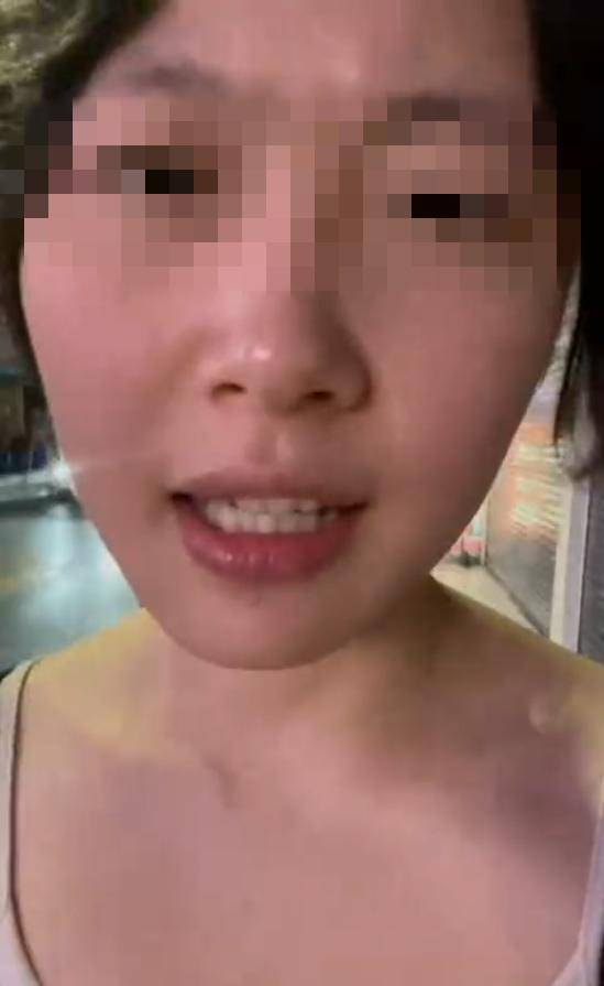 “失联”的19岁少女露面，自称曾遭侵害，父亲否认