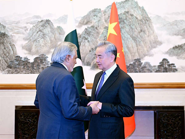 “美方故作姿态：对中方行动，没兴趣”